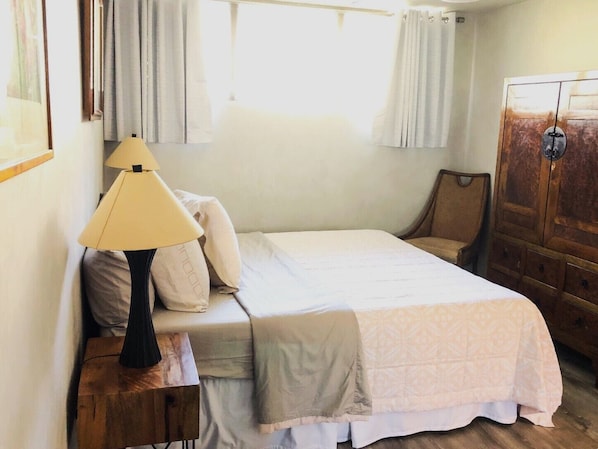 2 bedrooms, iron/ironing board, travel cot, free WiFi