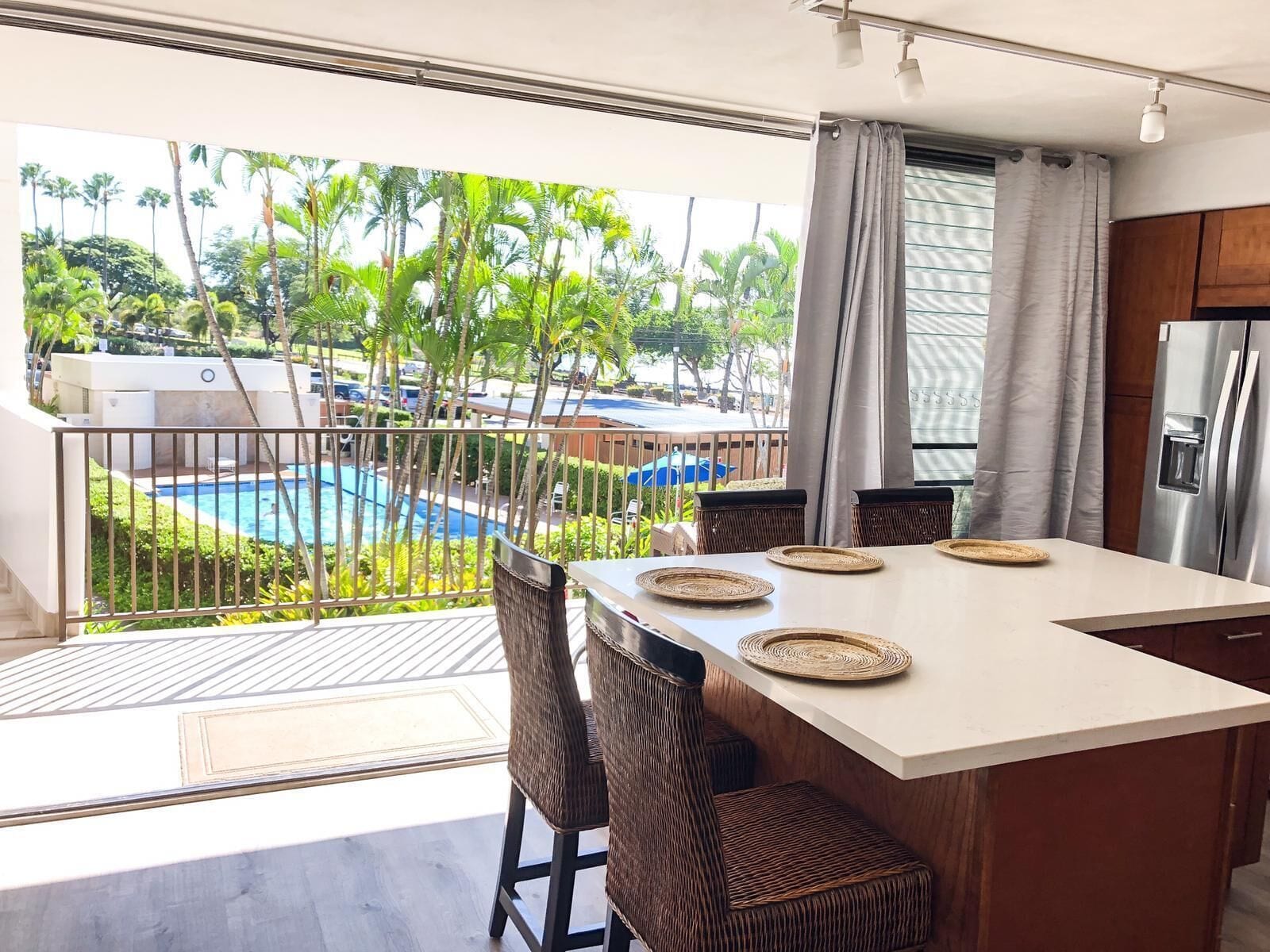 Kitchen with lanai