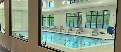 Piscine couverte, piscine extérieure