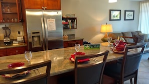 Dining -  Beautiful Condo with High End Amenities Throughout & A/C in ALL Rooms (Kihei)