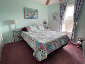 3 bedrooms, desk, iron/ironing board, travel crib