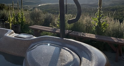 Far from crowds, dog friendly, spa amenities, on a remote 80 acre mountain top