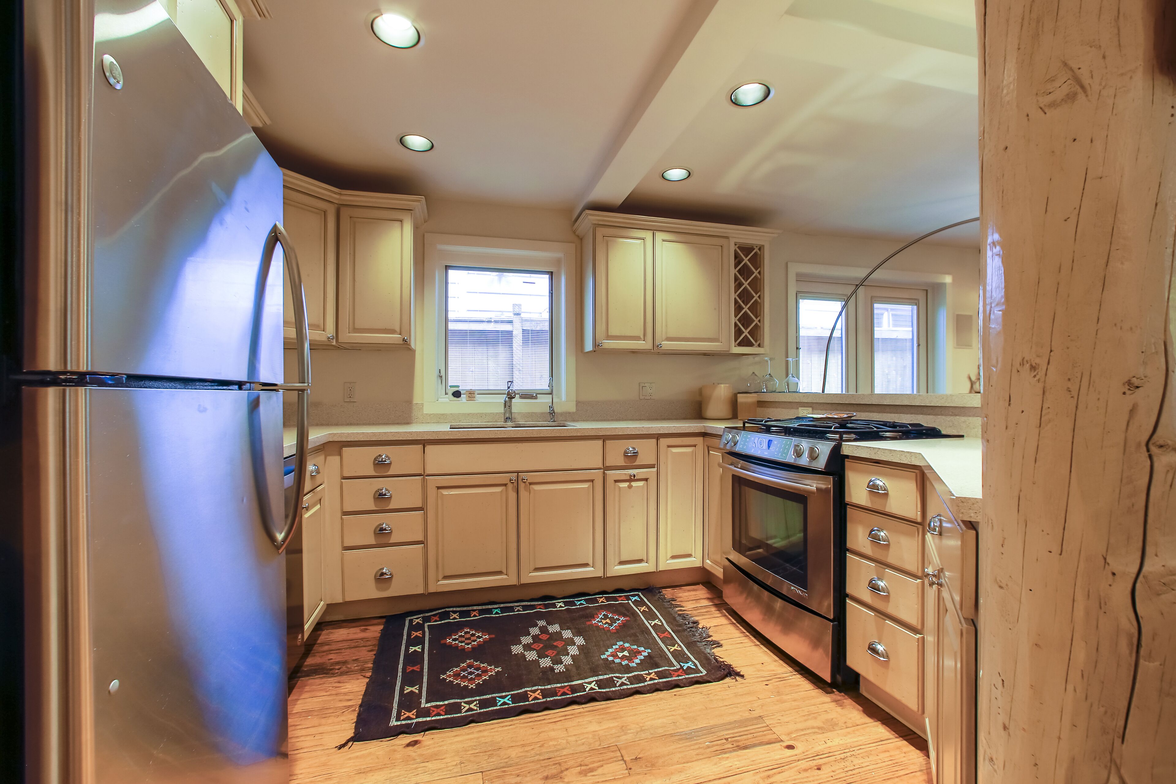 Gorgeous remodel, Fantastic Location!  Amazing Aspen Luxury home walk to Gondola