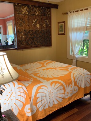 1 chambre, coffre-fort, bureau, fer et planche à repasser