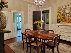 Dining - The Janie: A Charming Victorian Downtown near Forsyth Park. Spacious w/ Parking (Savannah)