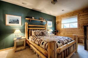 4 bedrooms, desk, iron/ironing board, free WiFi