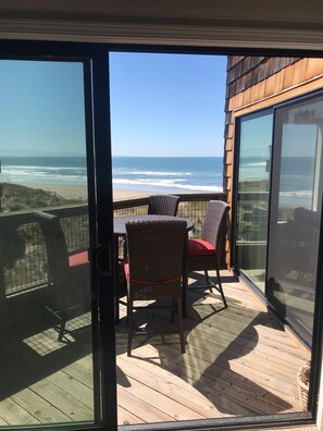 Interior - Beachfront Condo with Spectacular Views, Comfort and Fun For All (Watsonville)