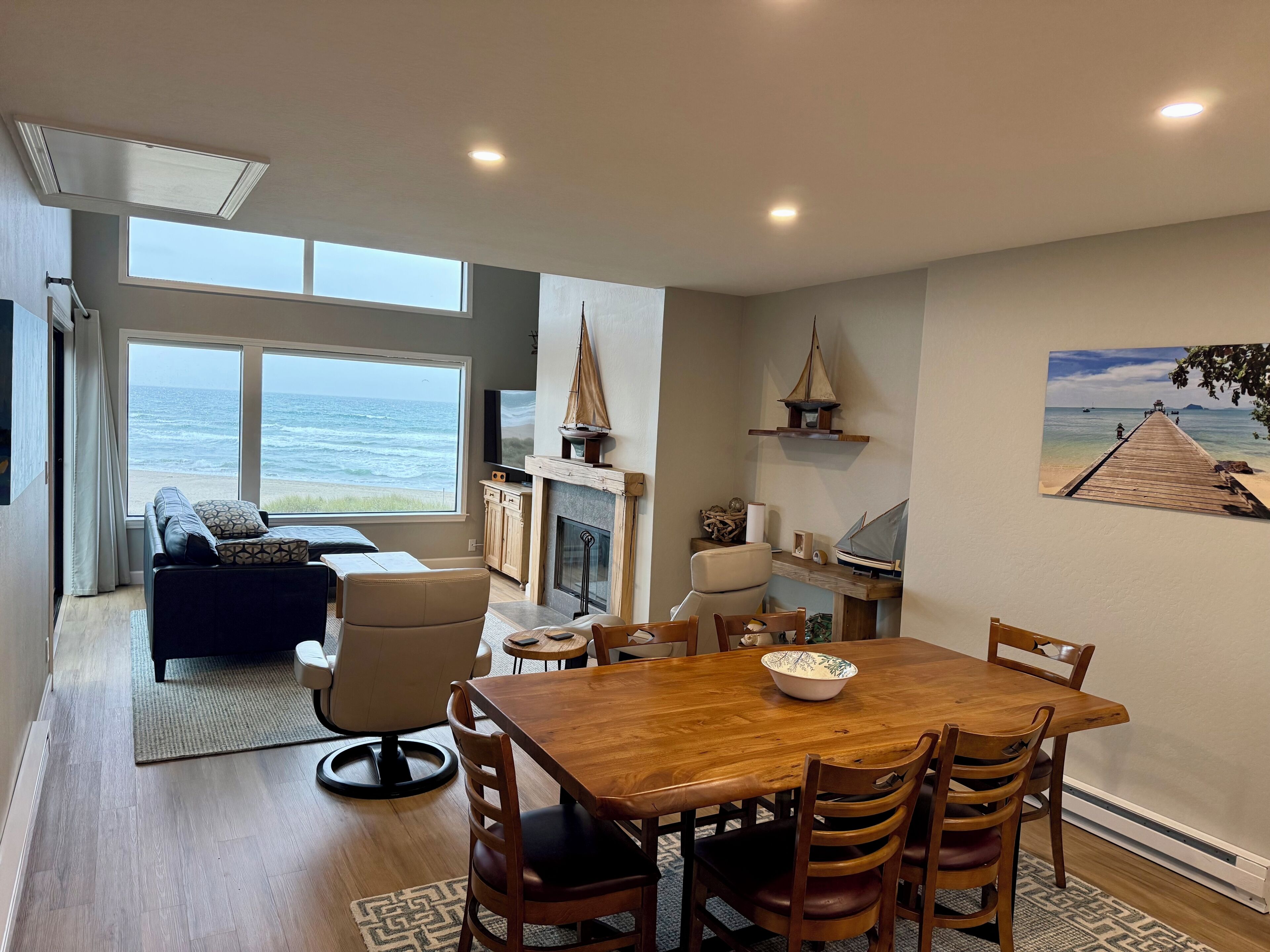 Smart TV, fireplace, DVD player, books