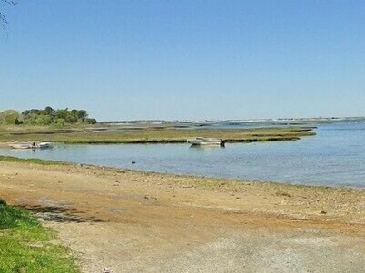 New construction Edgartown home with AC, new furnishings, o/d shower, bike path.