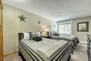 2 bedrooms, travel crib, free WiFi, bed sheets