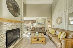 Smart TV, fireplace, DVD player, books