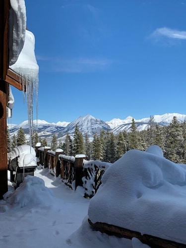 5250 Sq Ft. 5-Star Mountain Home with 360° Peak & Valley Views