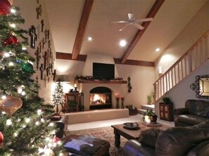 Smart TV, fireplace, stereo