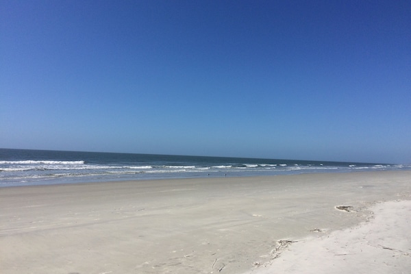Una spiaggia nelle vicinanze