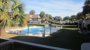 Outdoor pool - Relax & Regroup at the Beach-Fall specials! Call today! (Fripp Island)
