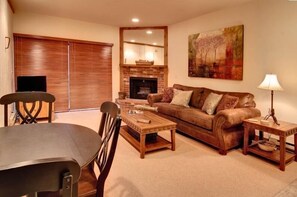 TV, fireplace, stereo