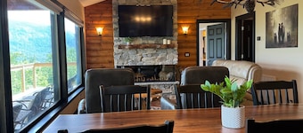 HICKORY NUT LODGE - Newly Renovated! Incredible rates & incredible views