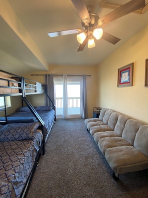 4 bedrooms, iron/ironing board, free WiFi, bed sheets