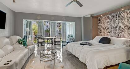 Couples Hideaway, kävele Vanderbilt Beachille