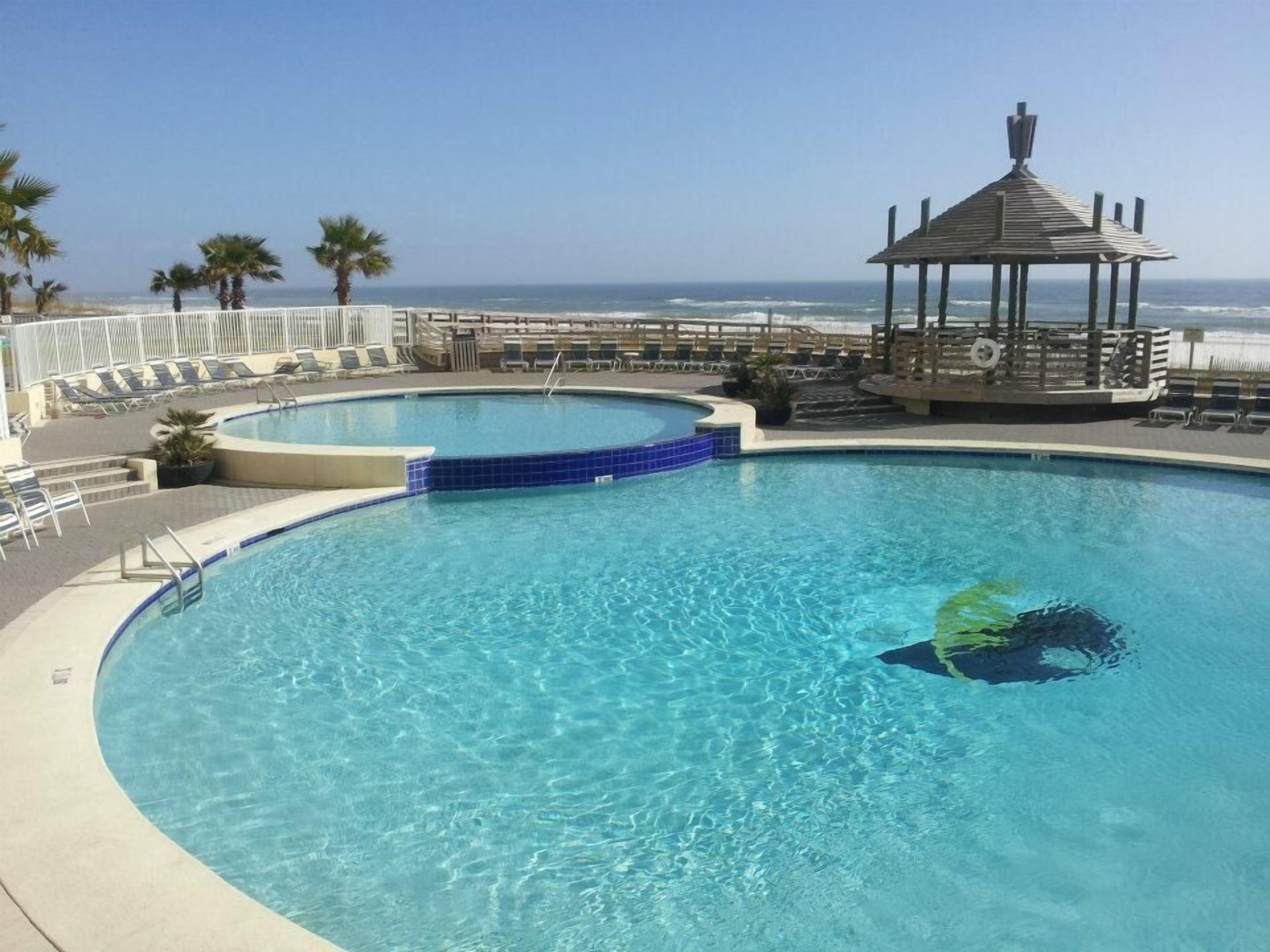 Bi-Level Outdoor Pool