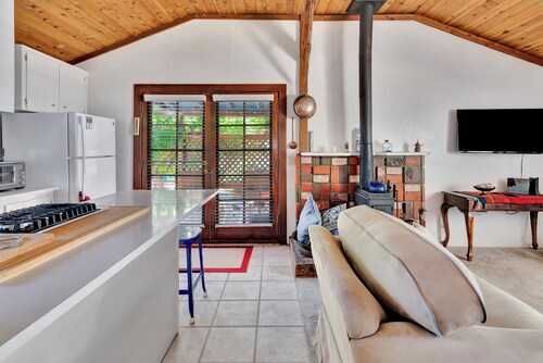 SHARI'S PLACE - UNEXPECTED CHARM; STAND-ALONE COTTAGE