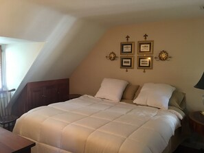 2 slaapkamers, een strijkplank/strijkijzer, gratis wifi, beddengoed