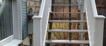 Vistas del agua: río estrecho hasta la bahía de Narragansett, en la ruta 1A