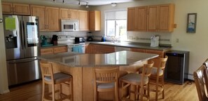 Kitchen, Counter Seating, new Fridge