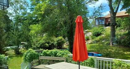 Vesinäkymät - Kapea joki Narragansett-lahdelle, Rte 1A