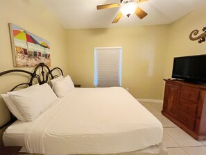 1 habitación, tabla de planchar con plancha, wifi y ropa de cama