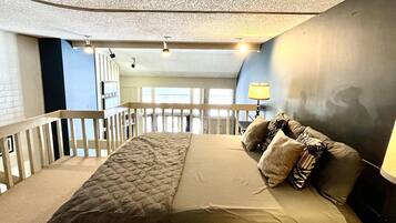 1 habitación, tabla de planchar con plancha, wifi gratis y ropa de cama