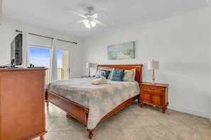 3 bedrooms, iron/ironing board, free WiFi, bed sheets - Gulf Front!! Just steps to the Beach- Book Your 5 Star Stay Now!! (Gulf Shores)
