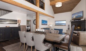 Dining - Big Sky Vacation Rentals: Homestead 5 Claim Jumper (Big Sky)