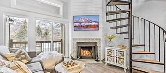Ski Retreat | Walk-to-Lifts, HotTub + Free Parking