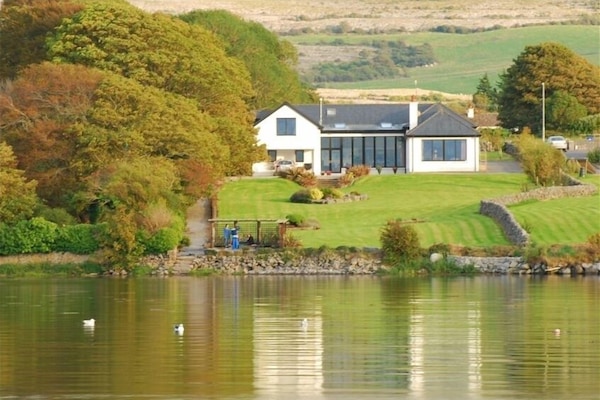 Tide in at Sycamore House