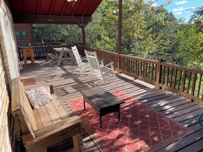 Property grounds - RIVER IS YOUR BACKYARD! (Leakey)