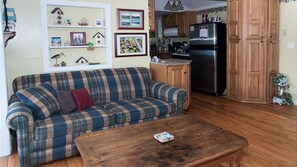 Smart TV, fireplace, DVD player, books - Beautiful sunrises with Crystal clear waters (Penn Yan)