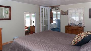 4 bedrooms, iron/ironing board, travel crib, free WiFi