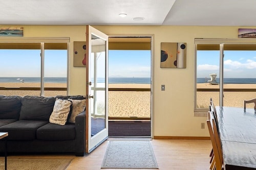 Ocean Front Beach House Right on the Sand 
