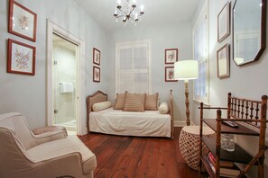 3 chambres, fer et planche à repasser, Wi-Fi, draps fournis
