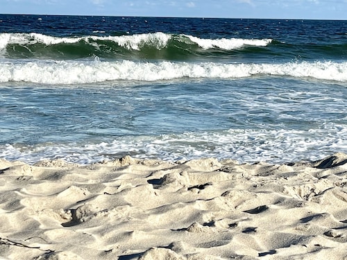 Harvey Cedars Bayfront - 5 min to beach. Sunsets from huge deck.