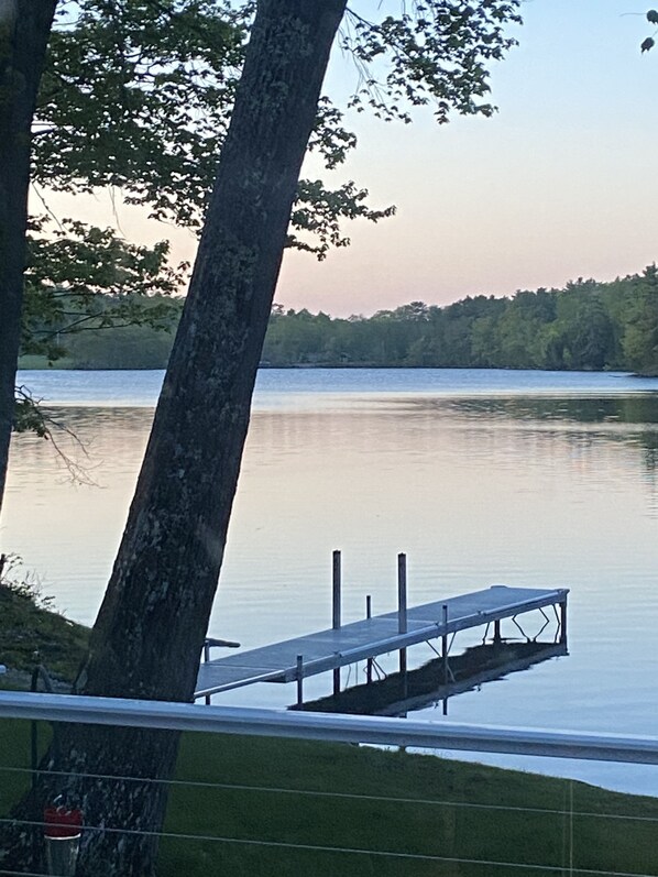 Special Sept rate! Lakefront Cottage, Kayaks, SPA, dock, 40 min to Bar
