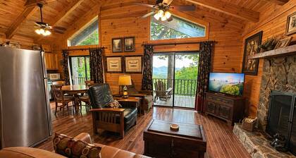 Last-minute discounts! Honey Lodge, Beautiful Mtn View, Master Main Town 1 Mile