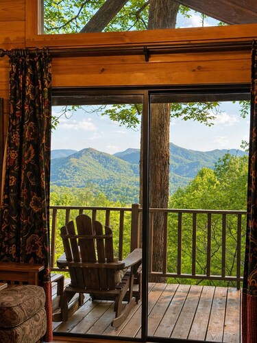 Last-minute discounts! Honey Lodge, Beautiful Mtn View, Master Main Town 1 Mile