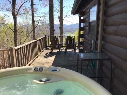Honey Lodge, Mtn View, Hot Tub, Master Main, Dogs Welcome 
