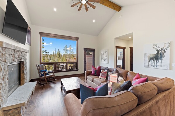 TV, fireplace - Beautiful Mountain Views from Deck and Walk-Out Patio! Shuttle Stop Nearby! (Keystone)