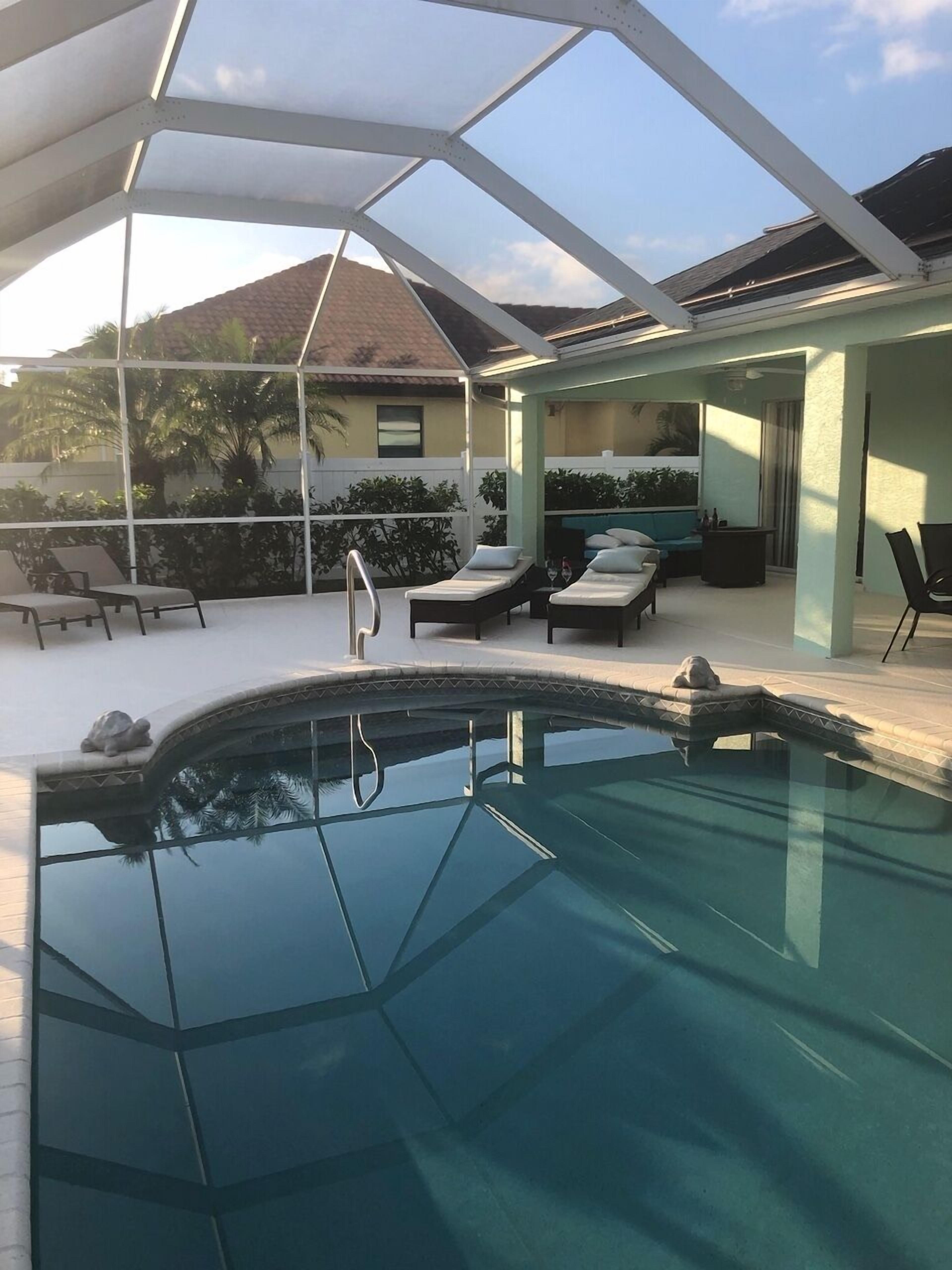 Piscina all'aperto, una piscina riscaldata