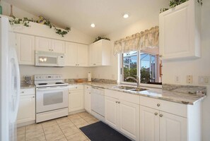 Frigorifero, microonde, forno, lavastoviglie