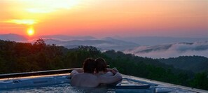 Outdoor spa tub - Mountain Getaway, Very Private on 10 Acres with Panoramic View (Little Switzerland)
