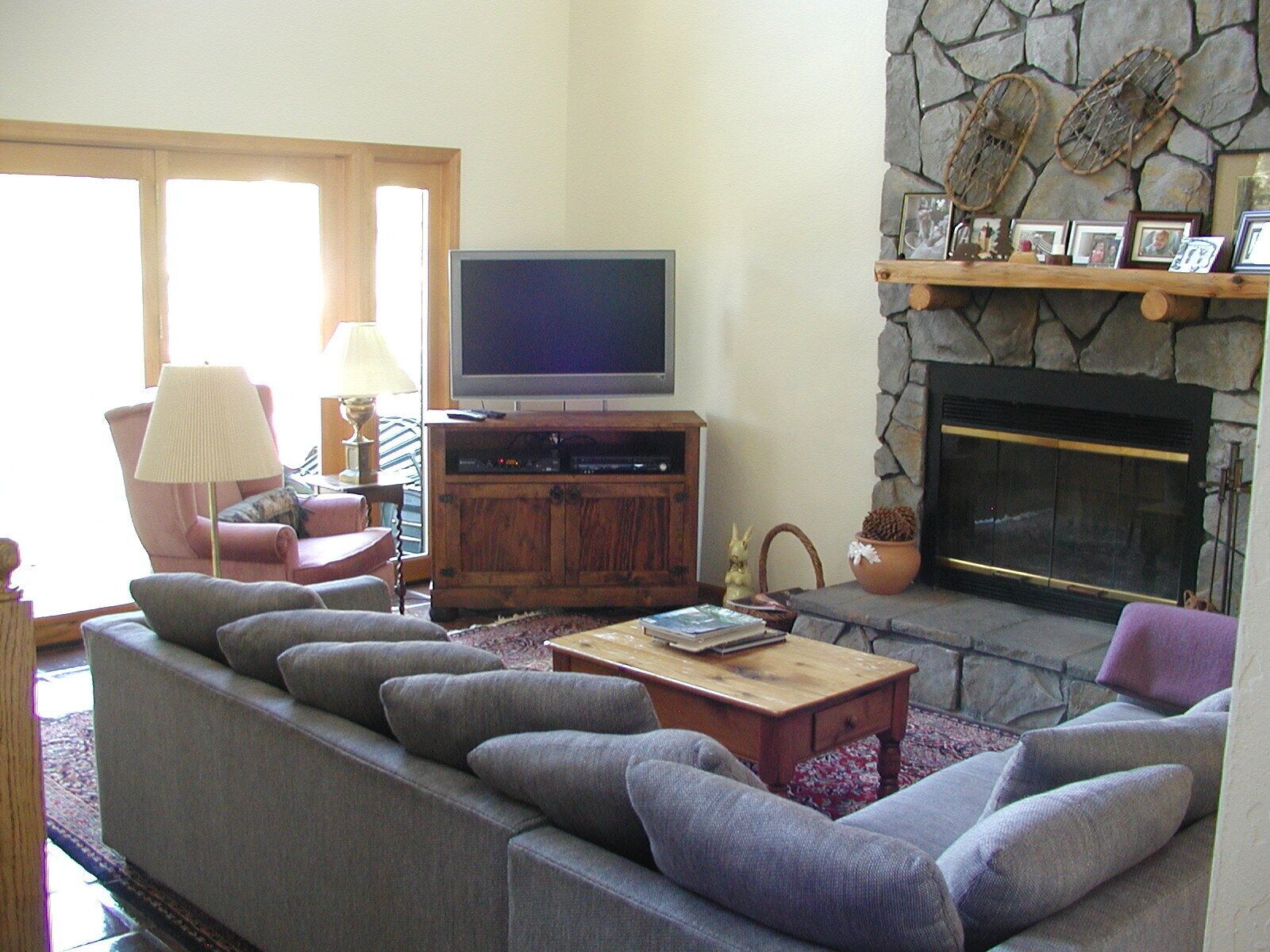 living/great room with front lakeview deck